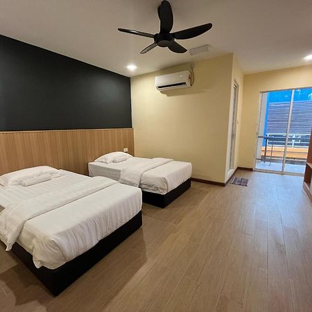 סמפורנה Halo Hotel מראה חיצוני תמונה