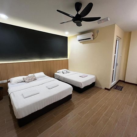 סמפורנה Halo Hotel מראה חיצוני תמונה