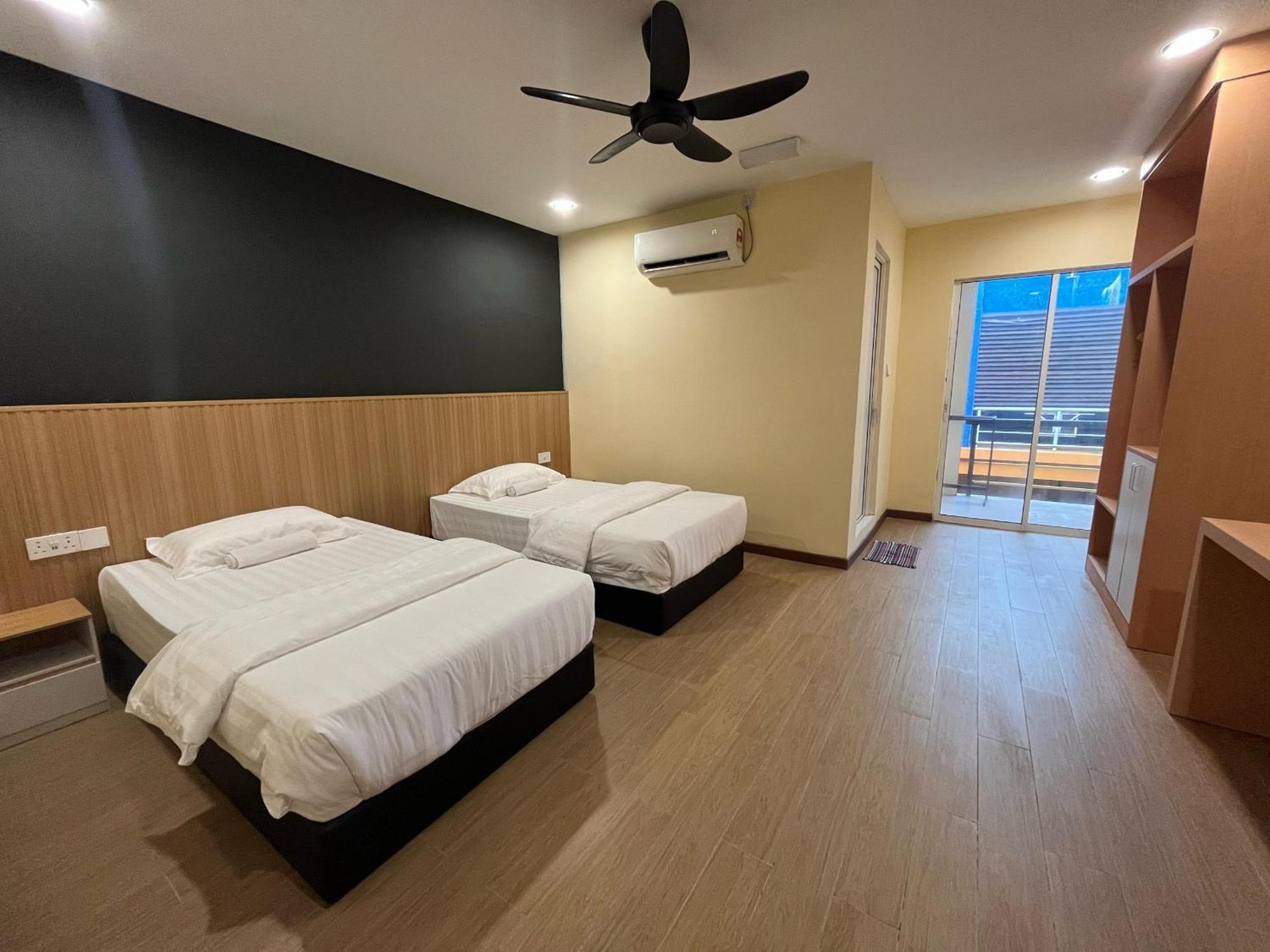 סמפורנה Halo Hotel מראה חיצוני תמונה