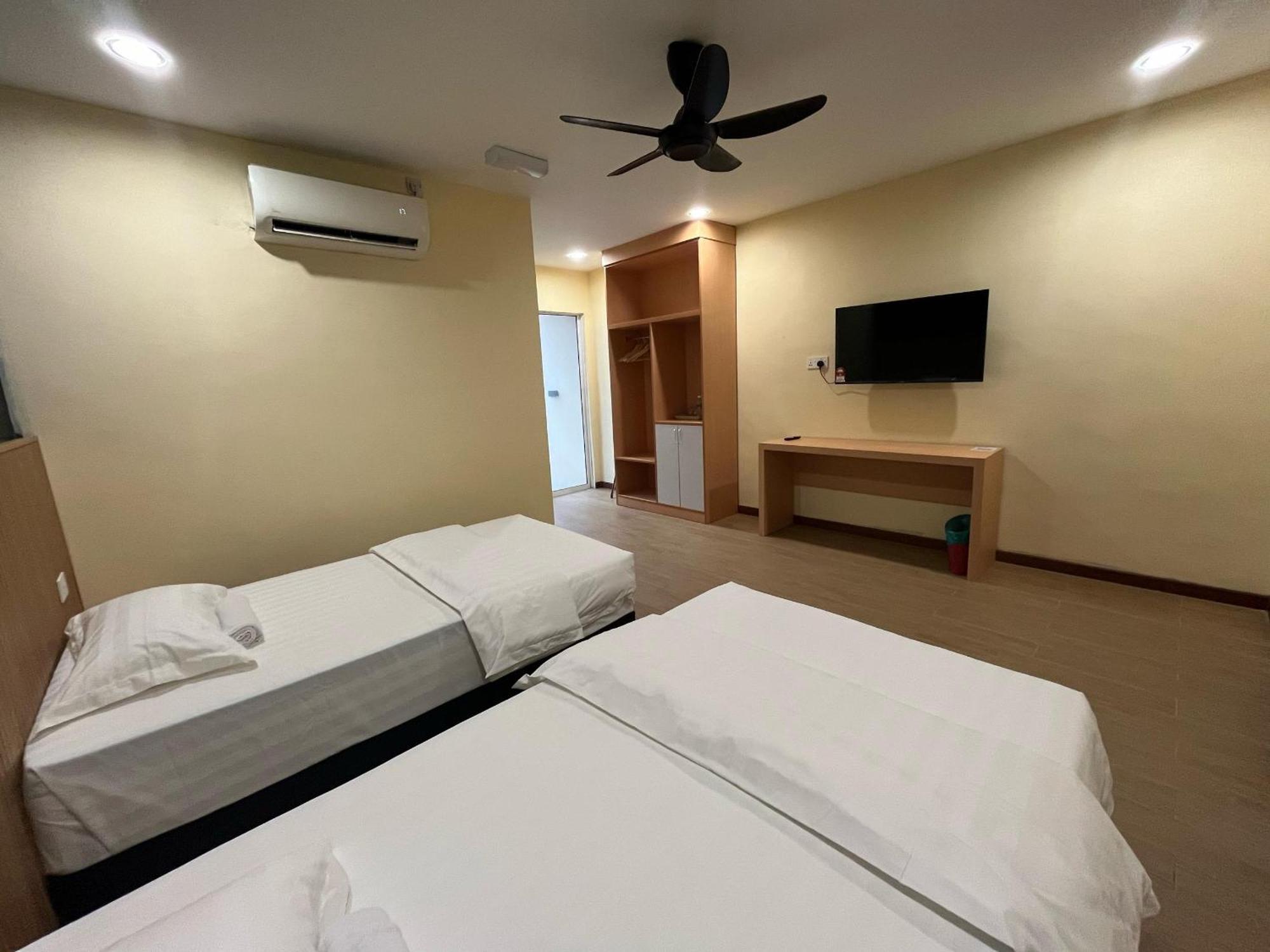סמפורנה Halo Hotel מראה חיצוני תמונה