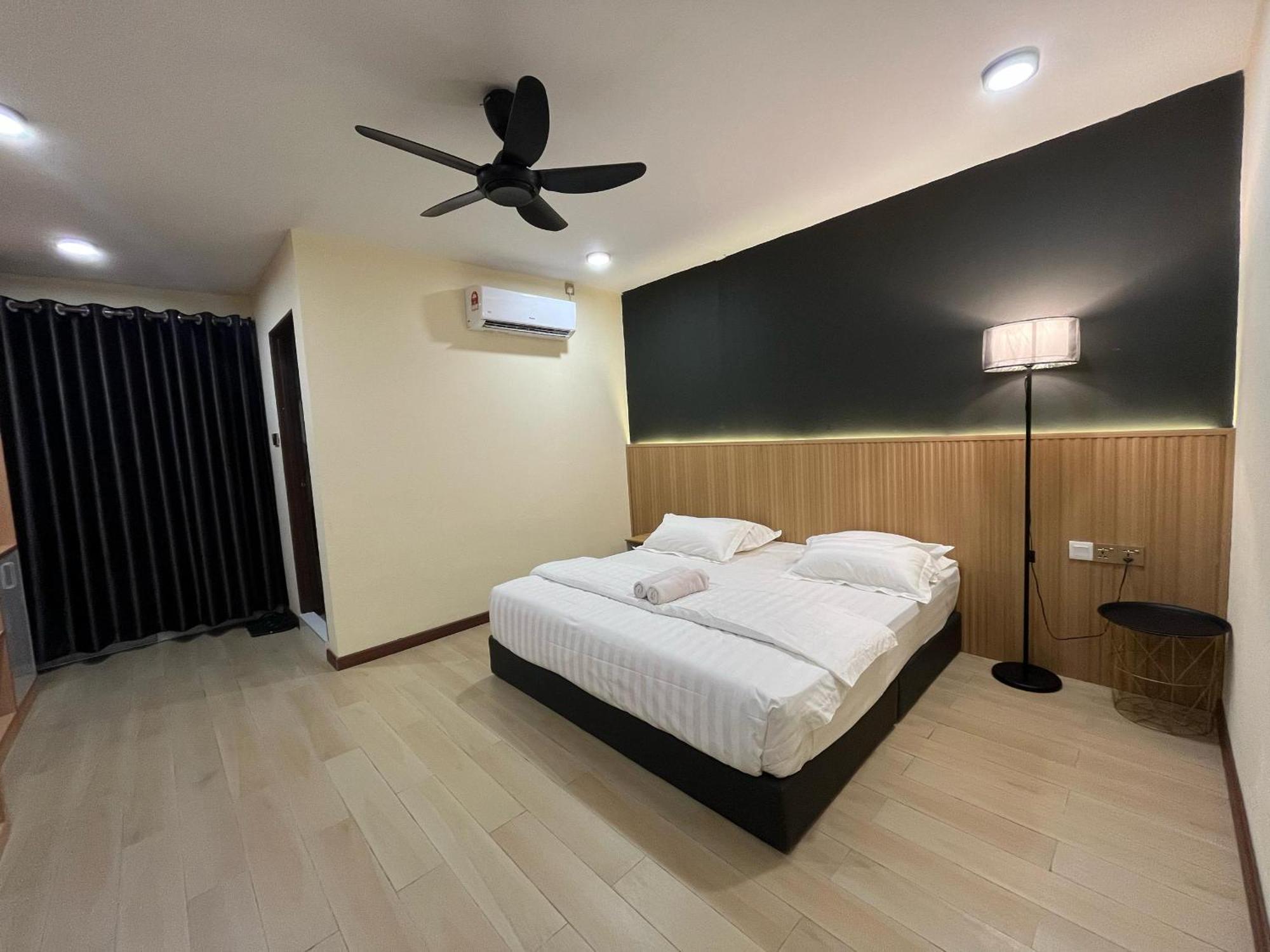 סמפורנה Halo Hotel מראה חיצוני תמונה