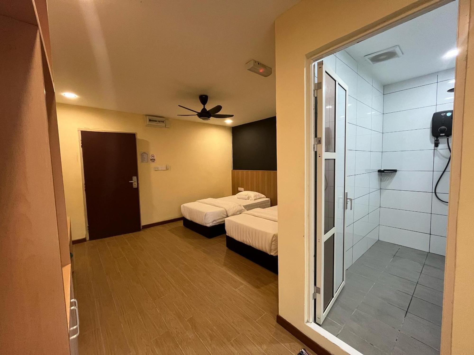 סמפורנה Halo Hotel מראה חיצוני תמונה