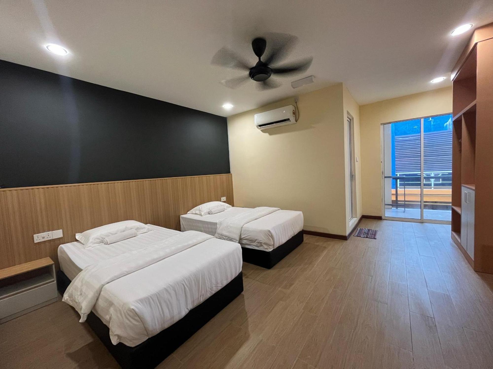 סמפורנה Halo Hotel מראה חיצוני תמונה