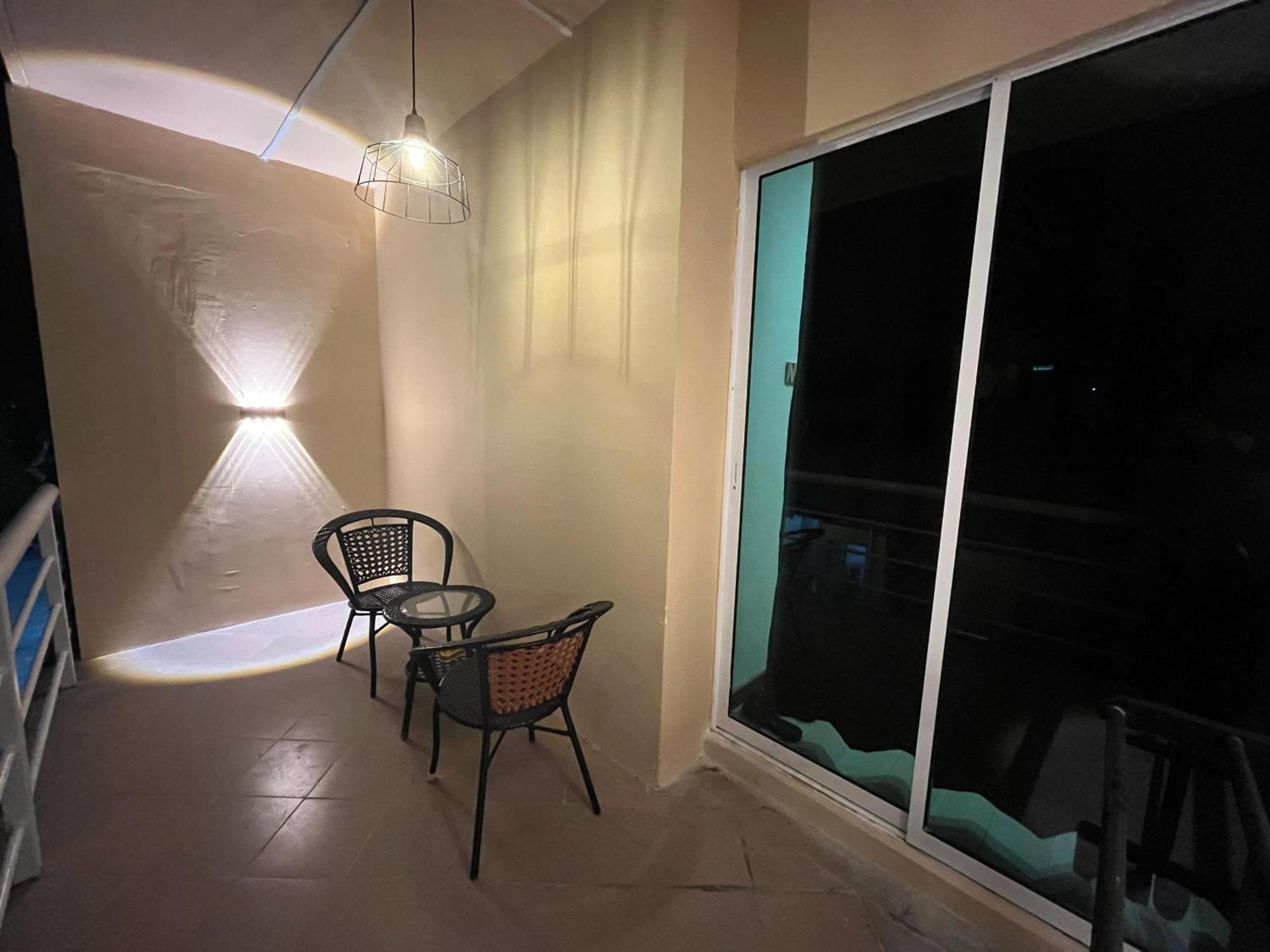סמפורנה Halo Hotel מראה חיצוני תמונה