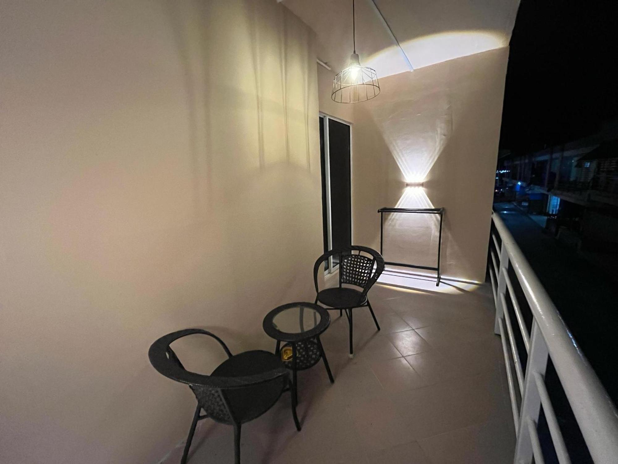 סמפורנה Halo Hotel מראה חיצוני תמונה