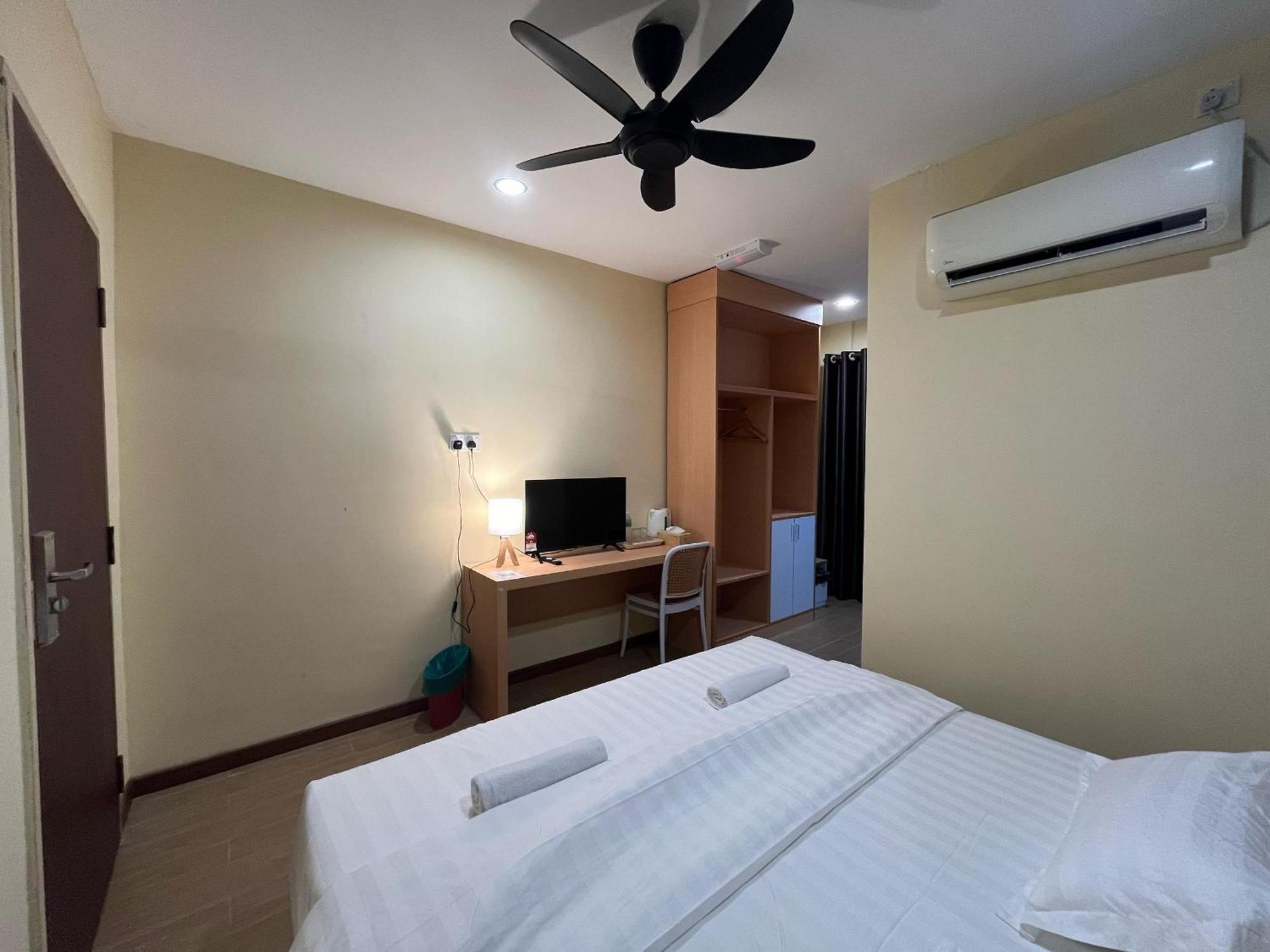 סמפורנה Halo Hotel מראה חיצוני תמונה