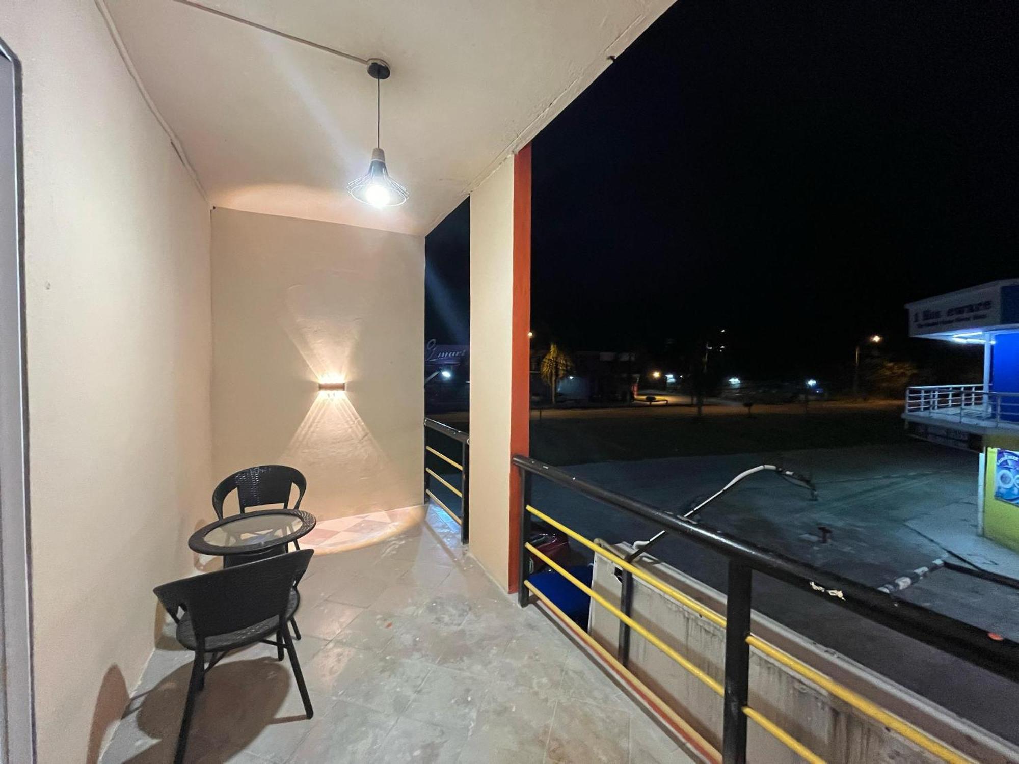 סמפורנה Halo Hotel מראה חיצוני תמונה
