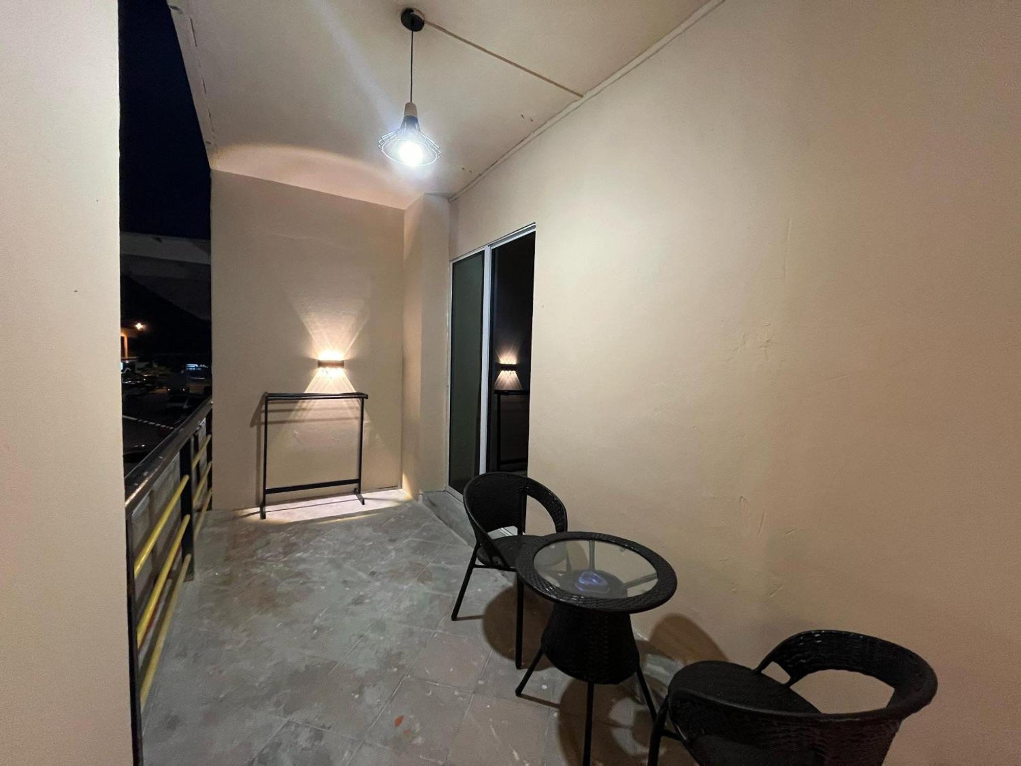 סמפורנה Halo Hotel מראה חיצוני תמונה