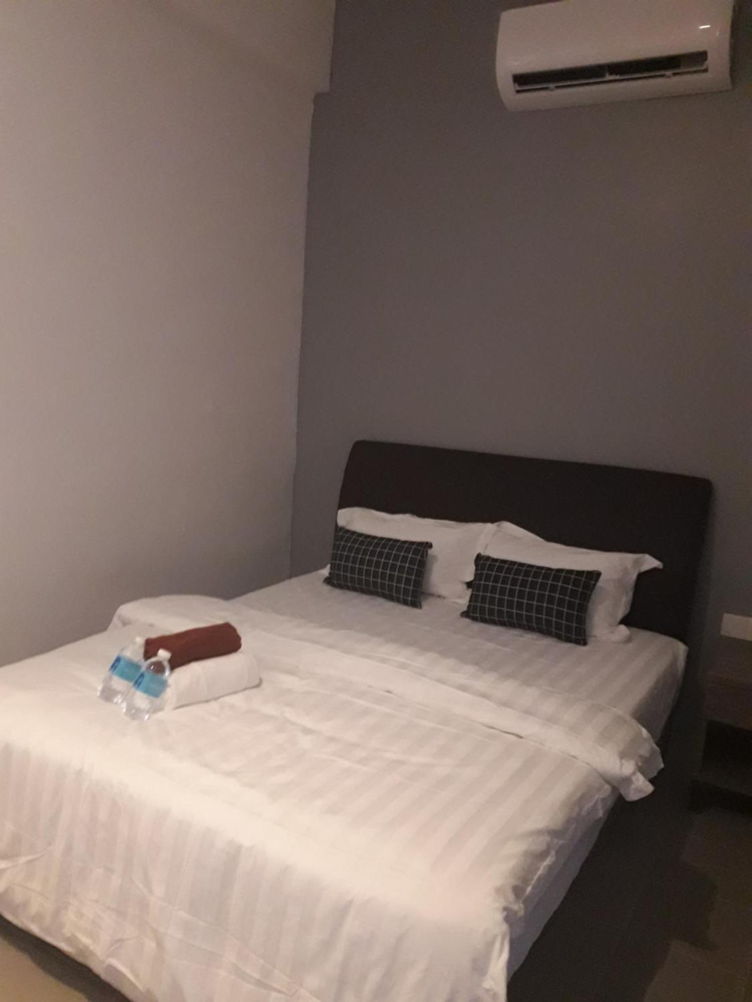 סמפורנה Halo Hotel מראה חיצוני תמונה