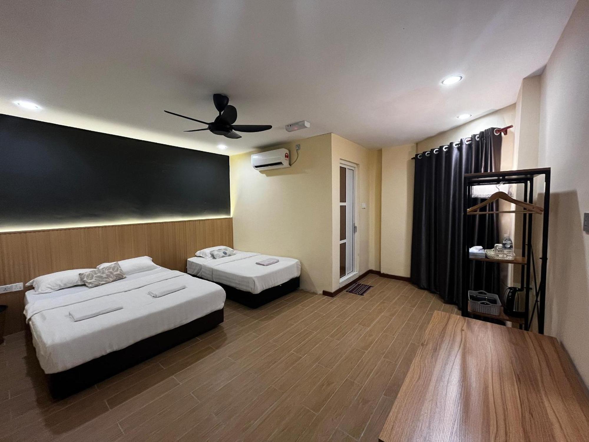 סמפורנה Halo Hotel מראה חיצוני תמונה