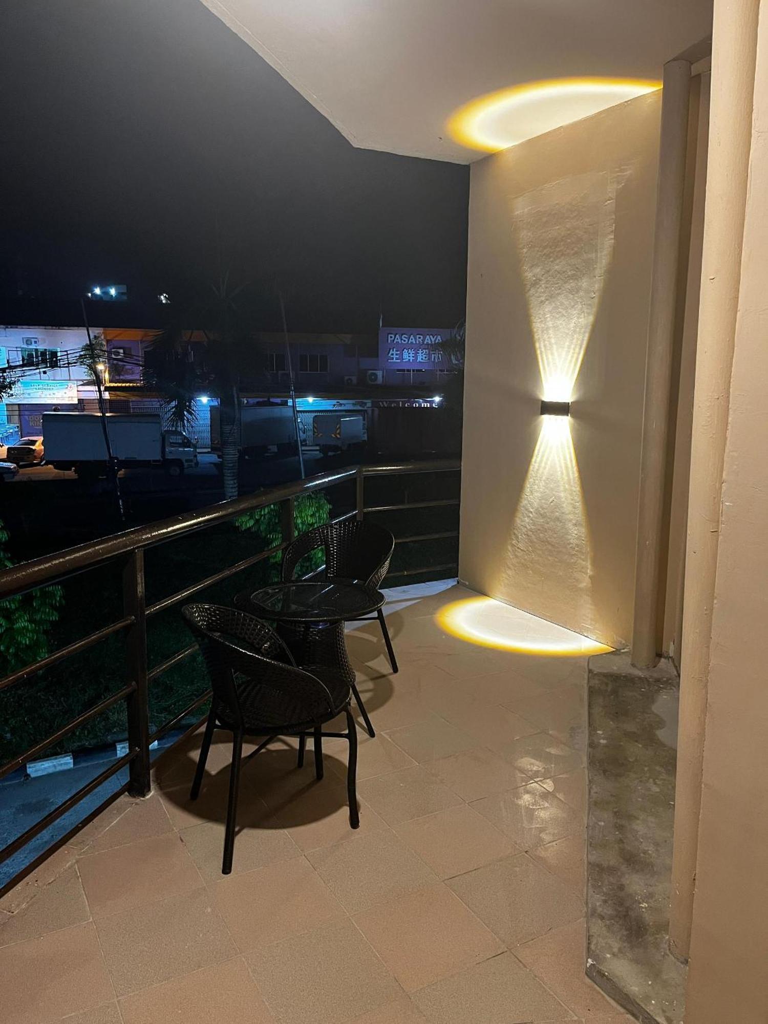 סמפורנה Halo Hotel מראה חיצוני תמונה