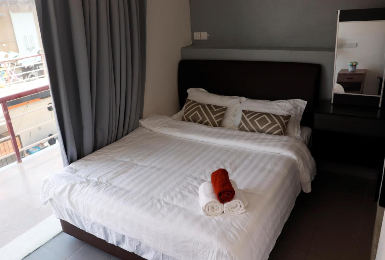 סמפורנה Halo Hotel מראה חיצוני תמונה