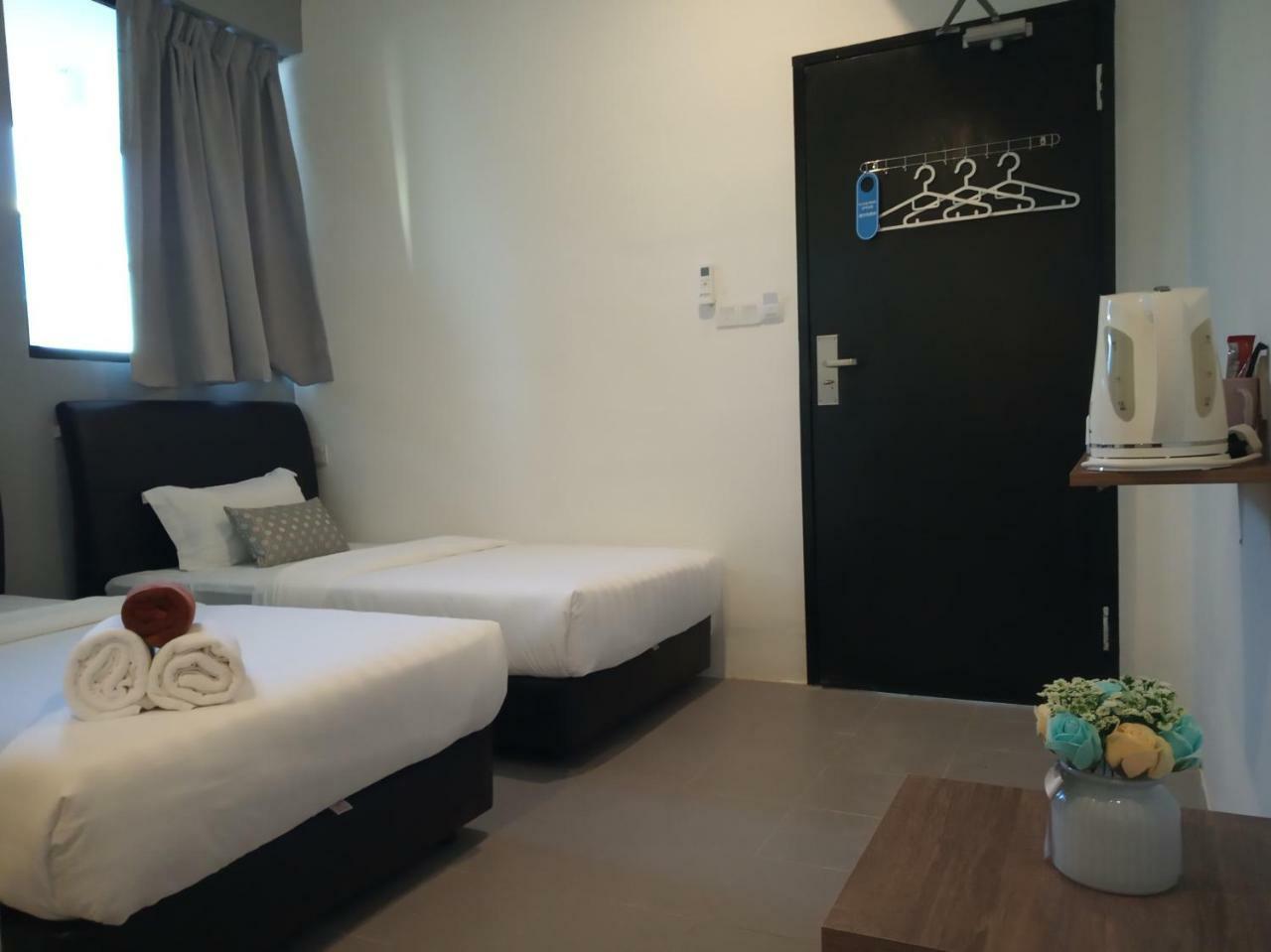 סמפורנה Halo Hotel מראה חיצוני תמונה