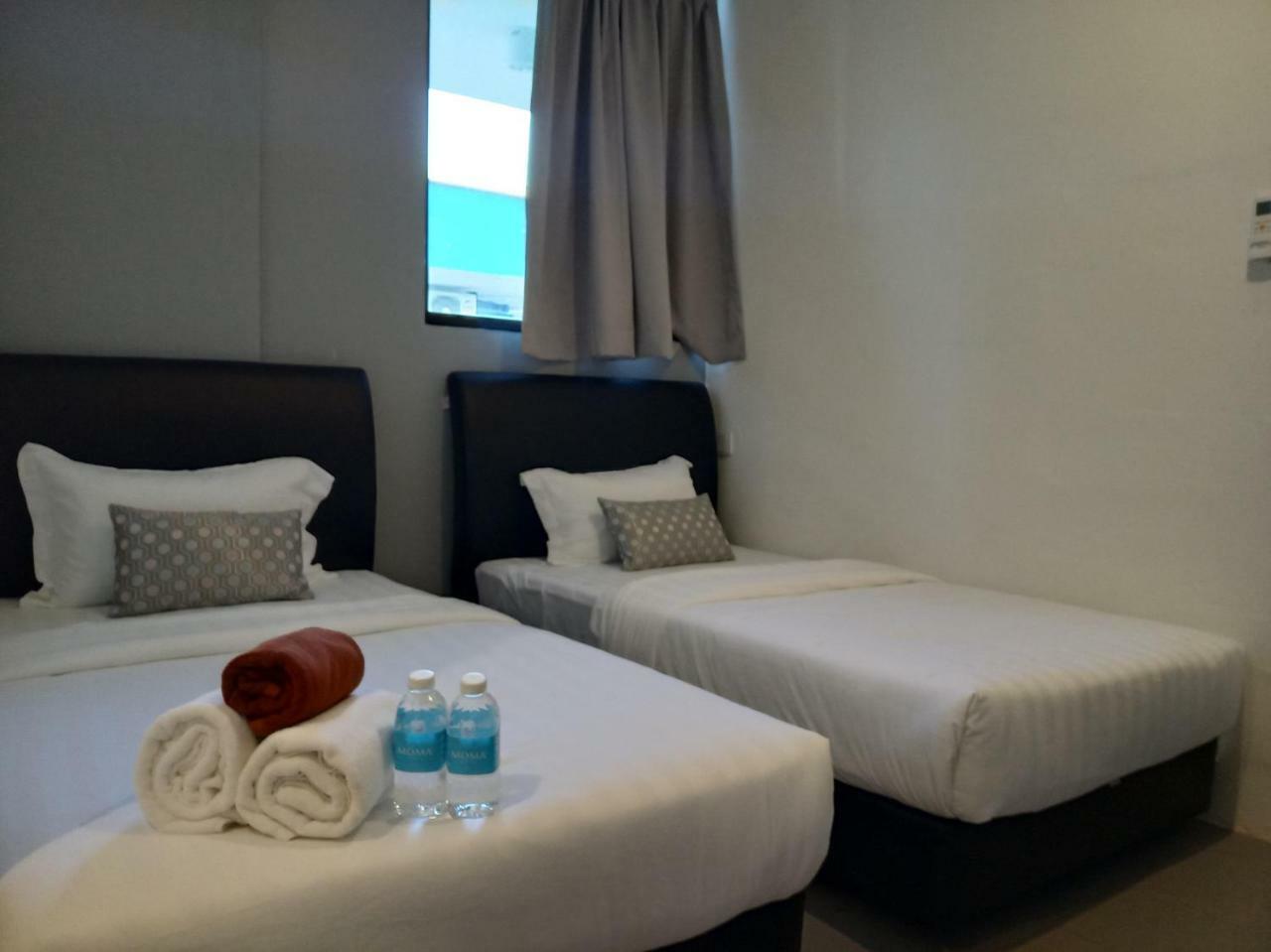 סמפורנה Halo Hotel מראה חיצוני תמונה